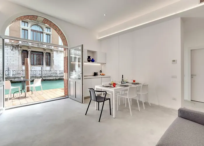 6525 Luxury Loft, With Private Terrace
